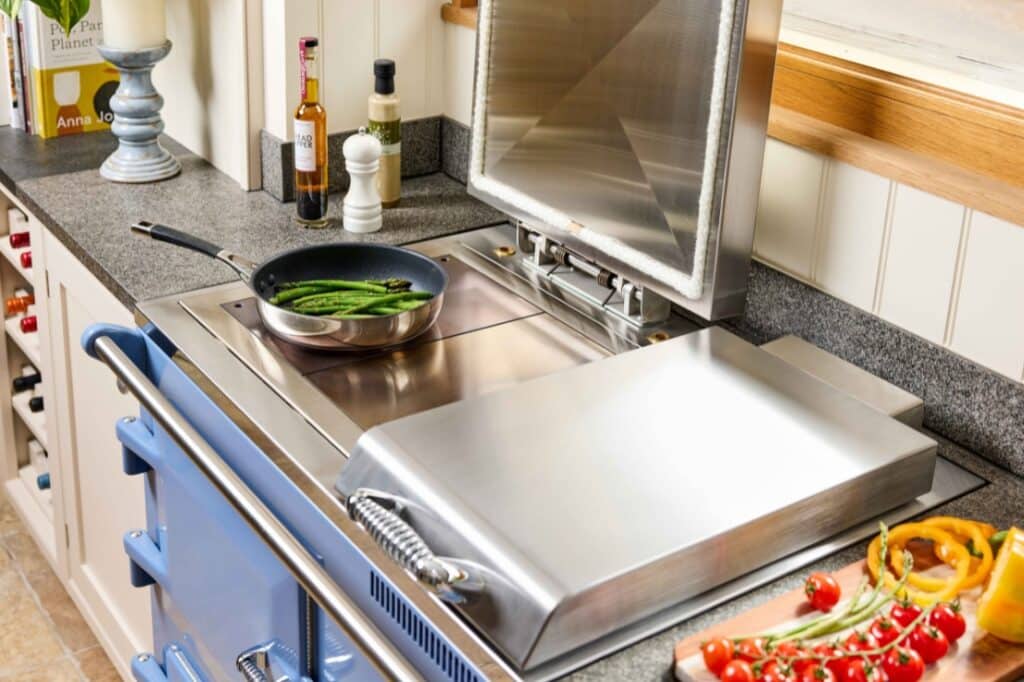 Frying pan with asparagus in on the hot plate of the Everhot 90i