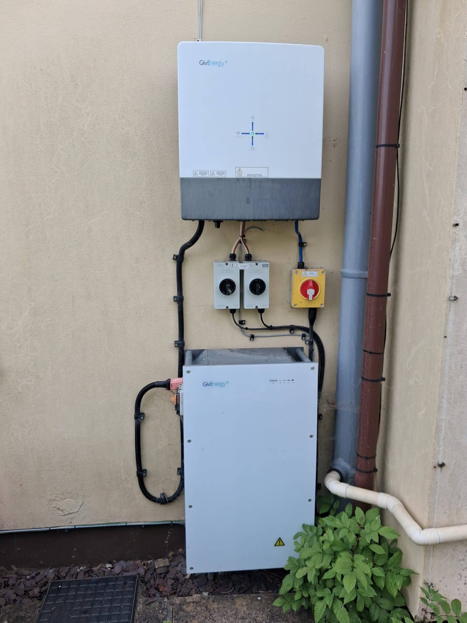 An image of a 9kWh home battery